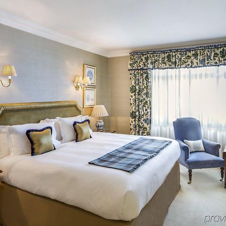 The Stafford London Hotel Exterior foto A bedroom at the hotel