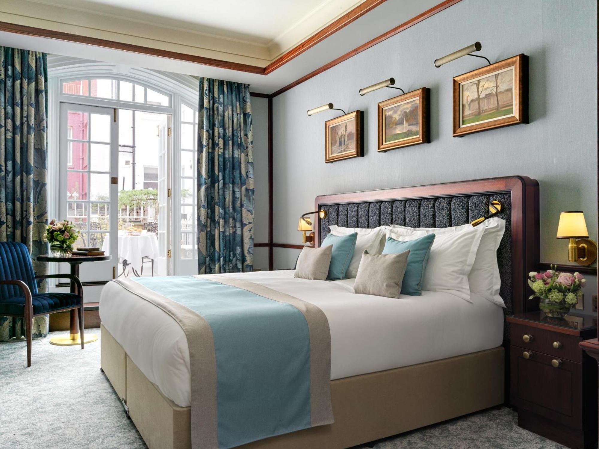 The Stafford London Hotel Exterior foto A bedroom at the hotel