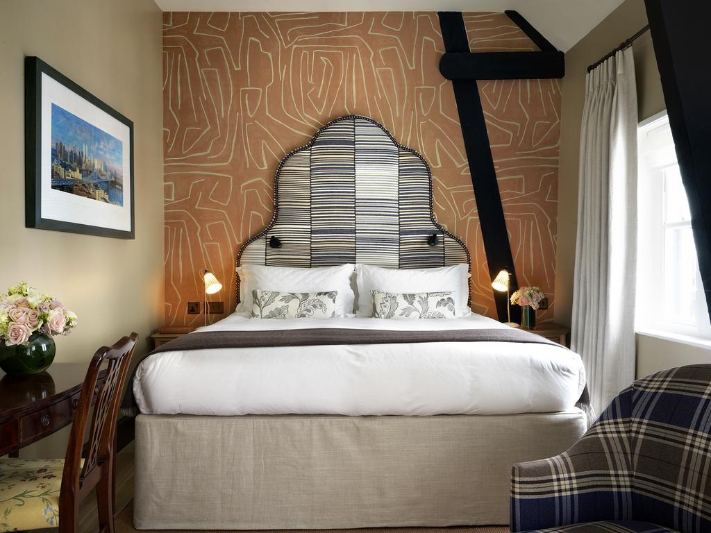 The Stafford London Hotel Exterior foto A bedroom at The Mitre