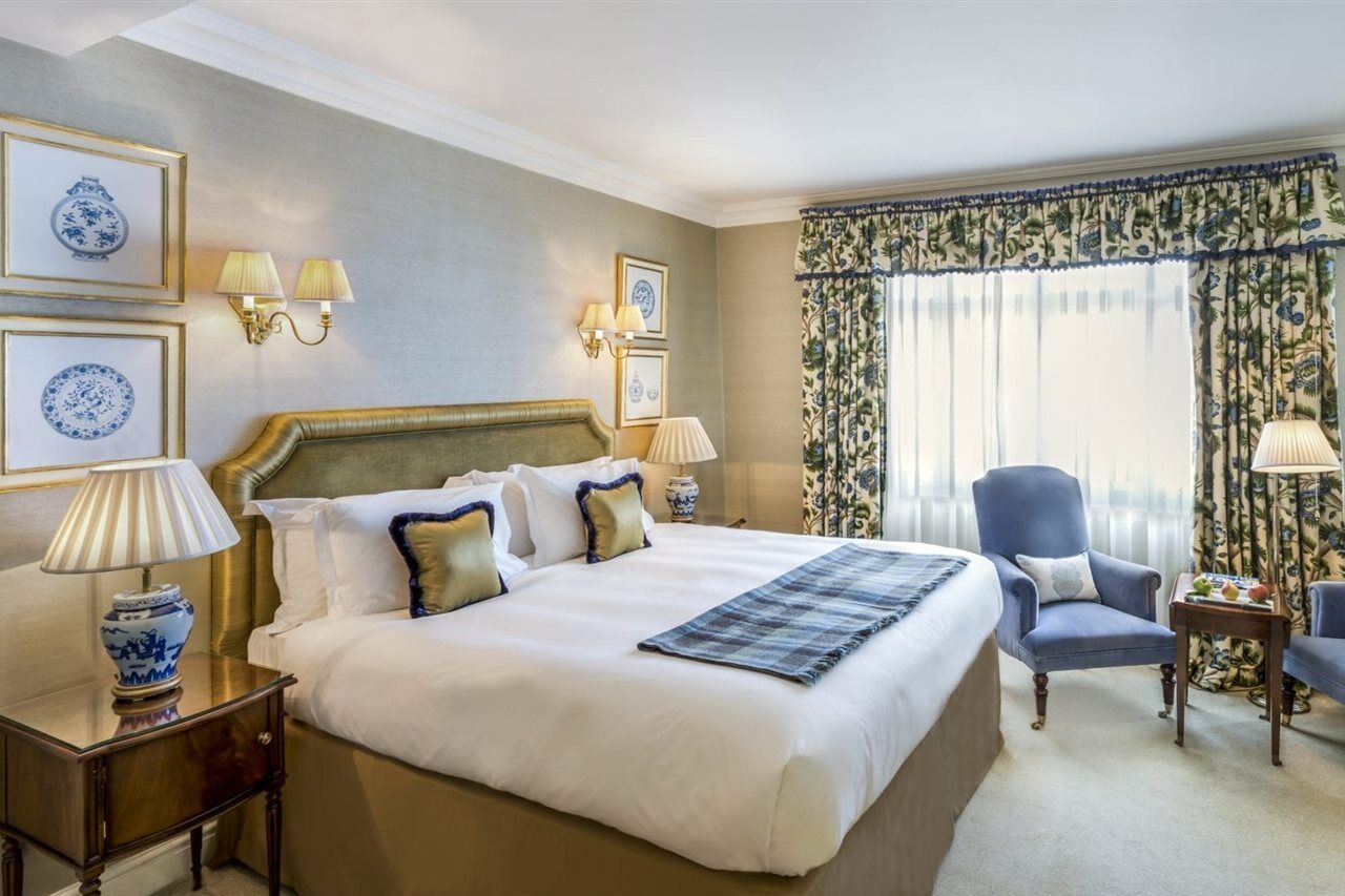 The Stafford London Hotel Exterior foto A bedroom at the hotel