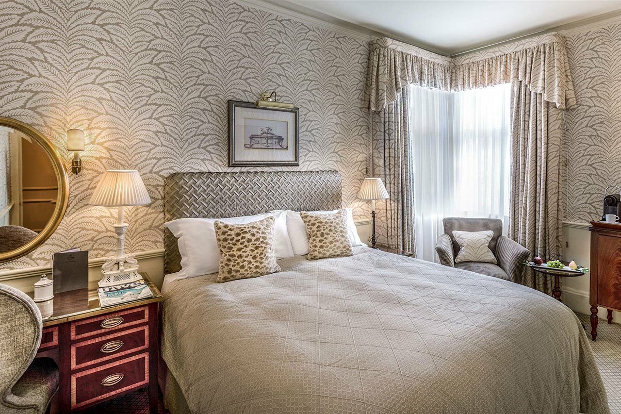 The Stafford London Hotel Exterior foto A bedroom at the hotel