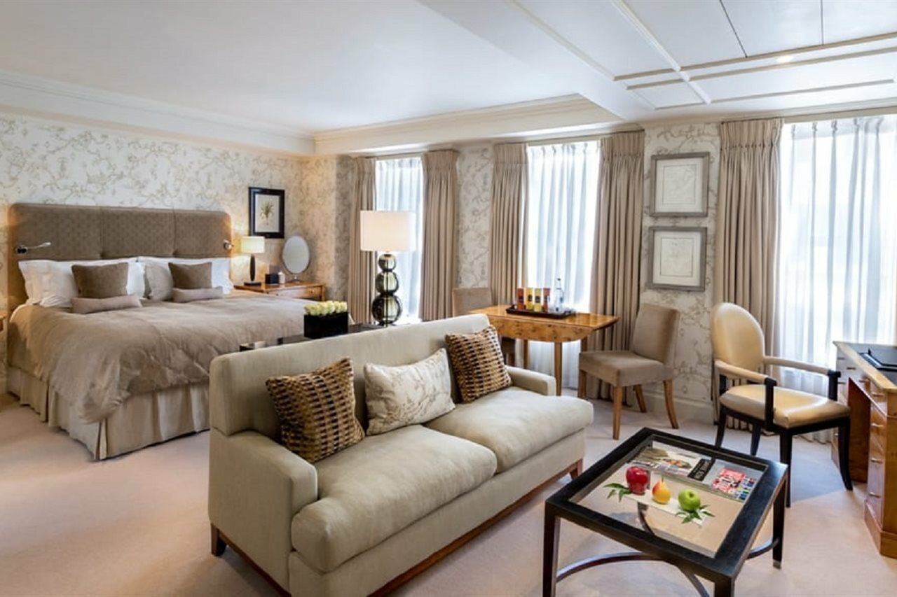 The Stafford London Hotel Exterior foto A suite at the Mandarin Oriental London