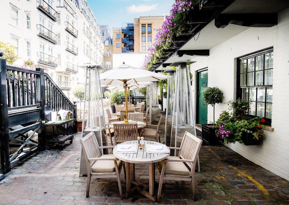 The Stafford London Hotel Exterior foto The courtyard at The Ivy, St John's Wood